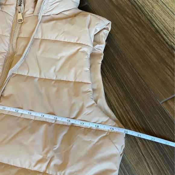 Puffer Vest with Hood / Apricot ( pinkish beige) - Picture 7 of 7